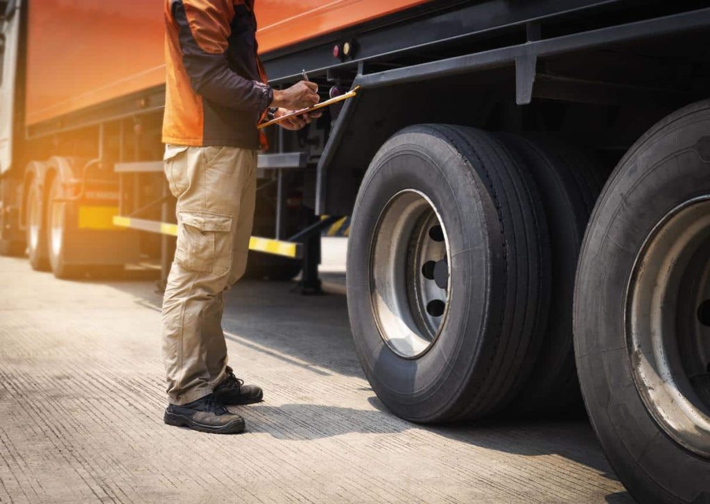 The Top Trailer Safety Inspections Every Fleet Should Perform Monthly